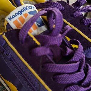 Vintage 1990’s KangaROOS - mint